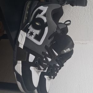 Mens DC zneakers 8.5